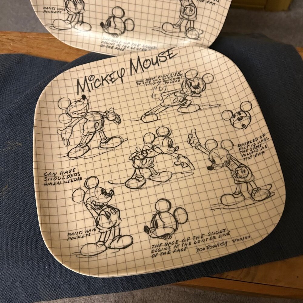 Vintage Disney Sketchbook Mickey  Mouse Dinner plates  10 x 10in square set of 7 - Picture 4 of 5
